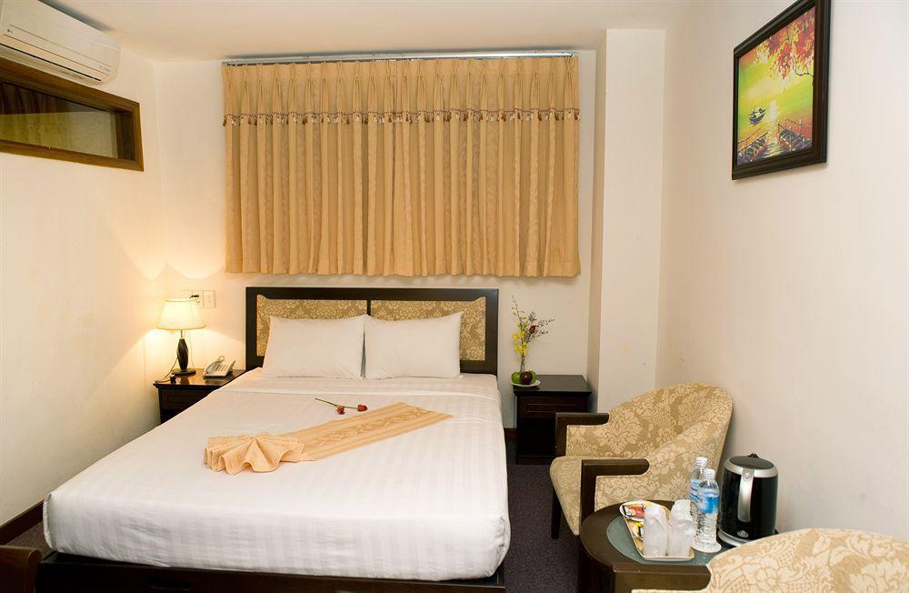 Dong Kinh A Hotel Хошимін Екстер'єр фото