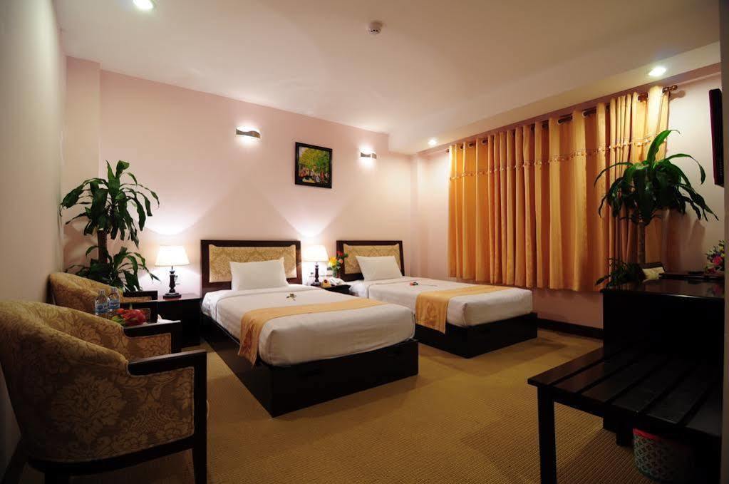 Dong Kinh A Hotel Хошимін Екстер'єр фото